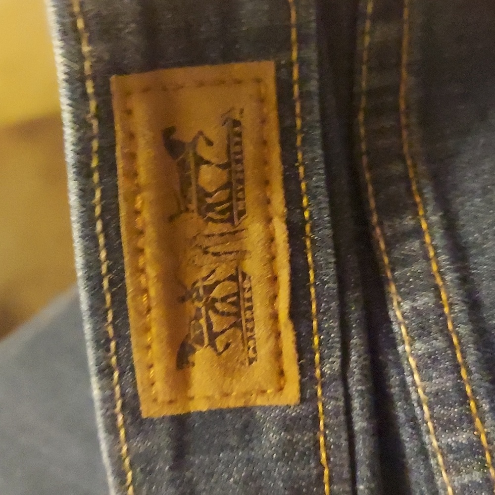 Women's Levi's shorts - Picture 7 of 8